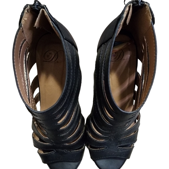 3/$25 D Wedge Heel Open Toe Sandal - 7 - Picture 6 of 9